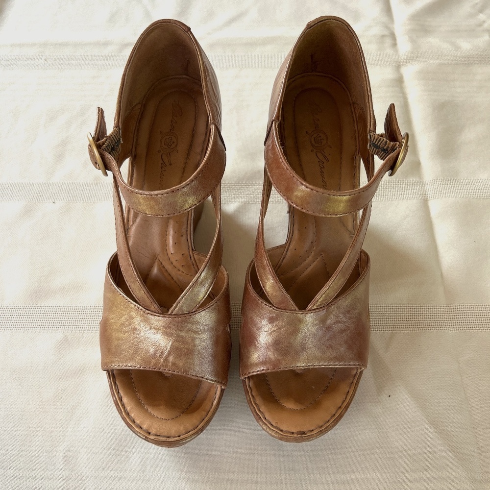 Born Crown Strappy Wedge Sandals, Size 8.